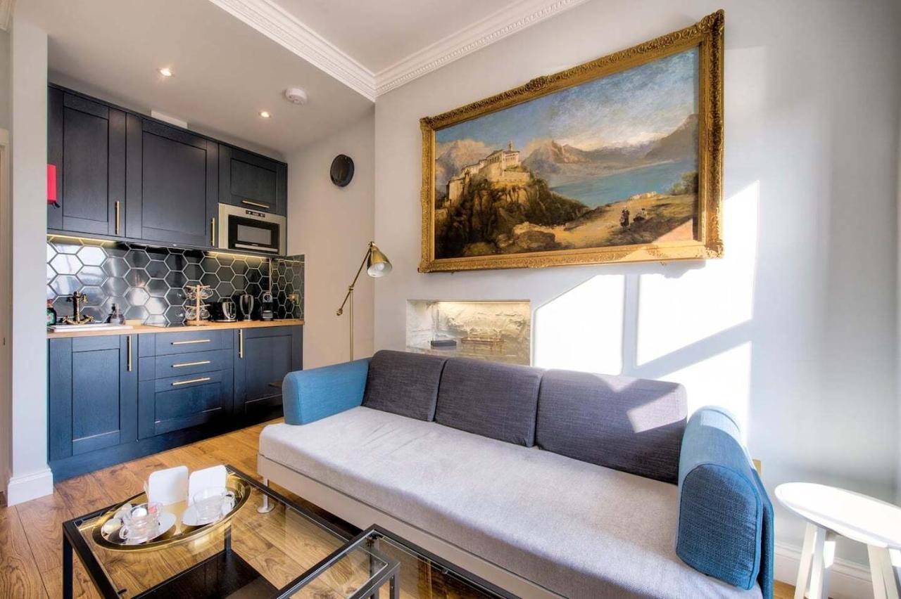 Upper Bow - Luxurious, Modern 1br Near Castle Apartment EDI
